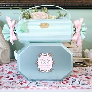 Bath & Body Works Sweetest Song Perfume & Bag Bundle